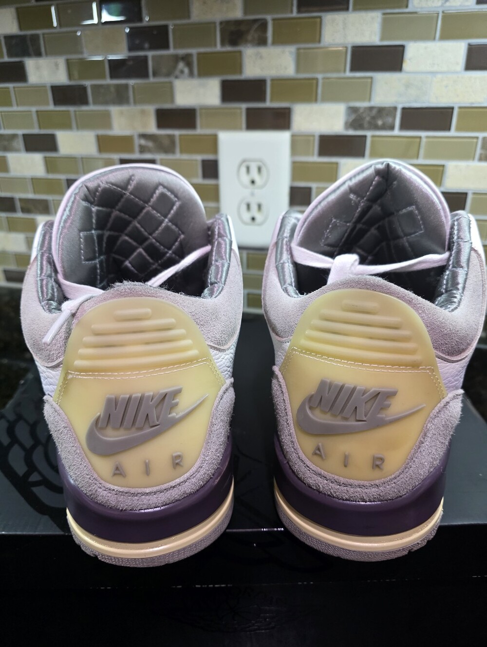 Jordan 3 Retro SP ♤ A Ma Maniere / Raised By Women ♤ DH3434-110 ♤ Mens 13 ♤ RARE - Picture 4 of 7